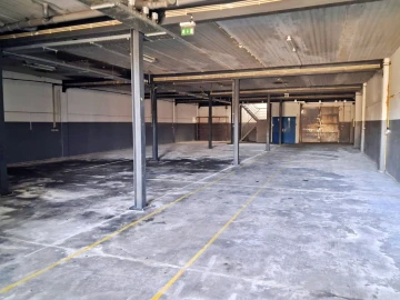 Armazém para Venda em Touguinha e Touguinhó