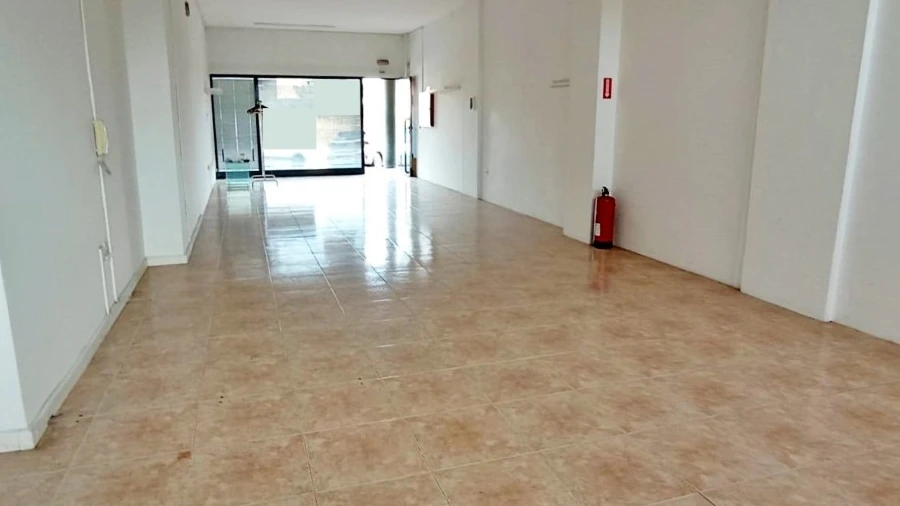 Loja para Venda em Coronado (São Romão e São Mamede)