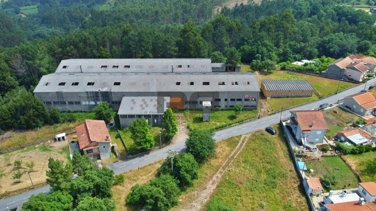 Armazém para Venda em Foz do Sousa e Covelo Foto 23