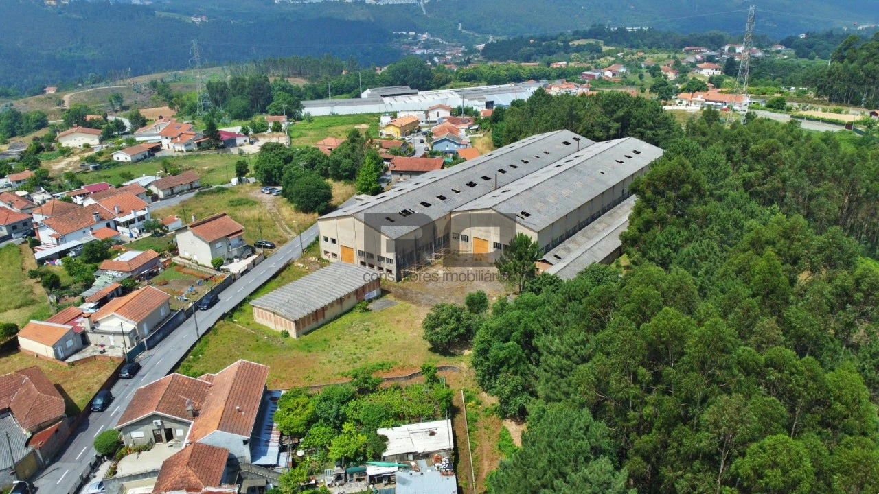Armazém para Venda em Foz do Sousa e Covelo Foto 21