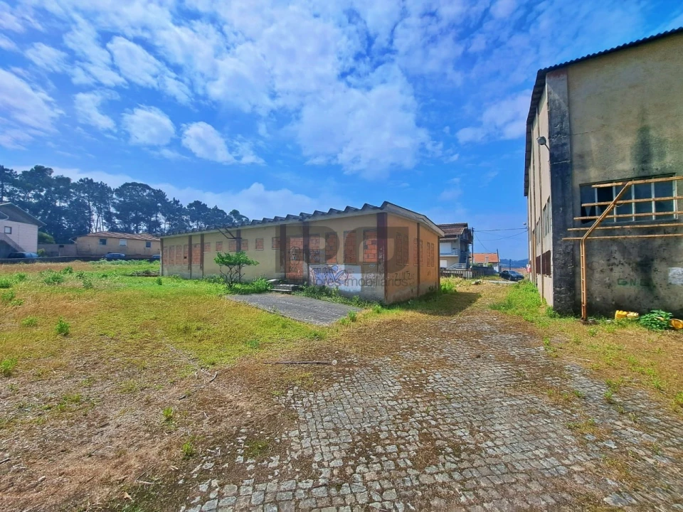 Armazém para Venda em Foz do Sousa e Covelo Foto 17