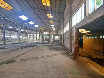 Armazém para Venda em Foz do Sousa e Covelo
