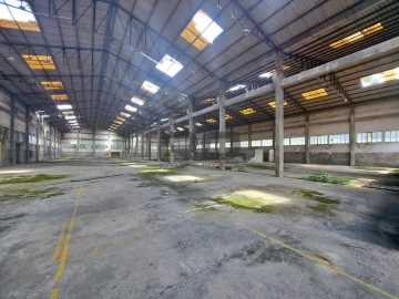 Armazém para Venda em Foz do Sousa e Covelo