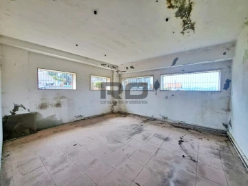 Armazém para Venda em Foz do Sousa e Covelo