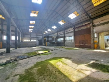 Armazém para Venda em Foz do Sousa e Covelo