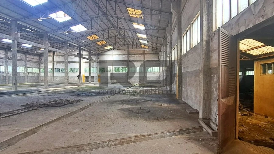 Armazém para Venda em Foz do Sousa e Covelo