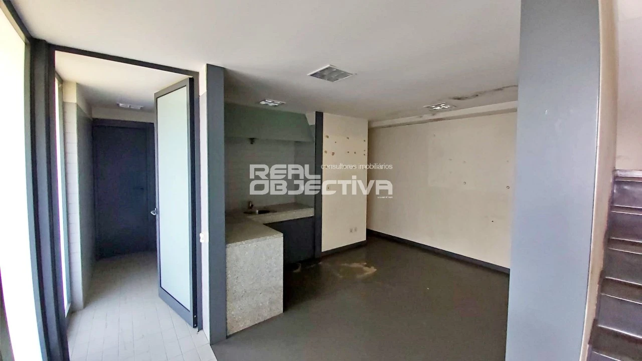 Armazém para Venda em Rebordões Foto 17