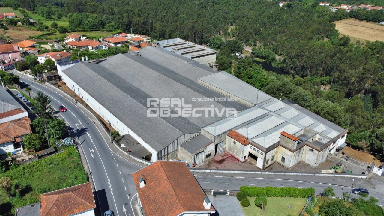 Armazém para Arrendamento em Rebordões Foto 1