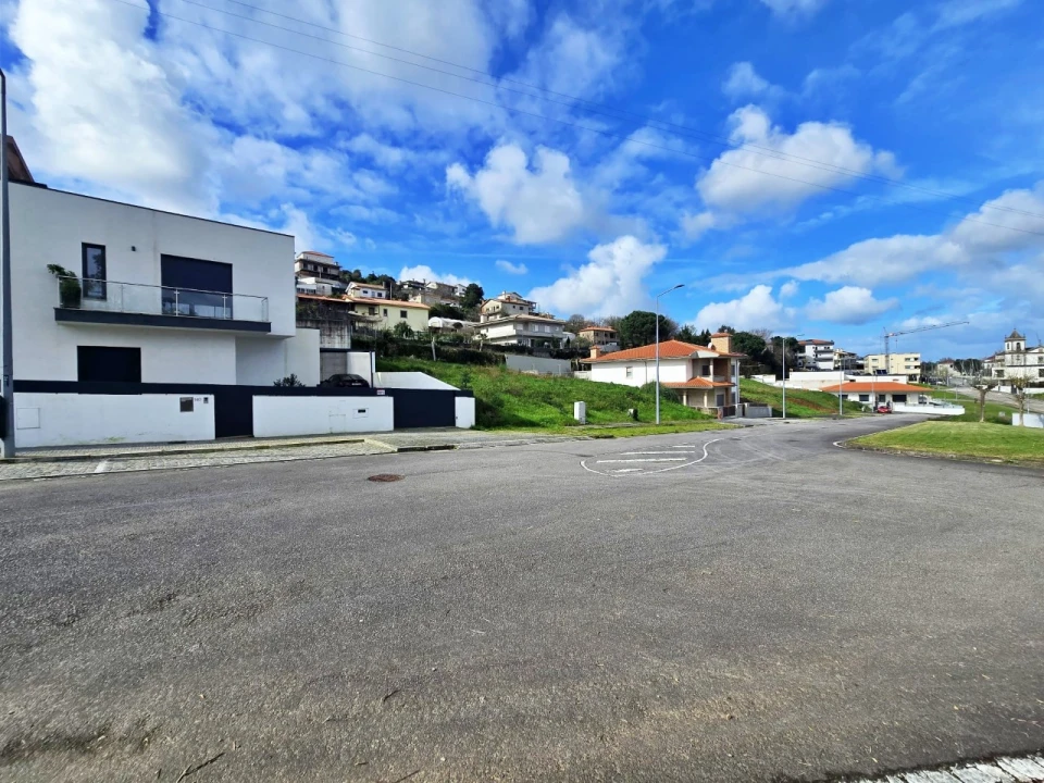 Terreno para Venda em Alvarelhos e Guidões Foto 12