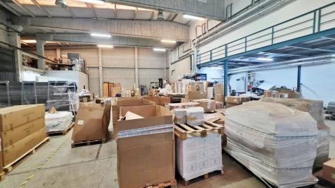 Armazém para Arrendamento em Castêlo da Maia
