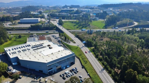 Armazém para Venda em Bougado (São Martinho e Santiago)