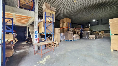 Armazém para Venda em Guilhabreu