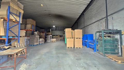 Armazém para Arrendamento em Guilhabreu