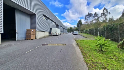 Armazém para Arrendamento em Guilhabreu