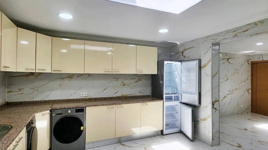 Moradia T4 para Venda em Campanhã