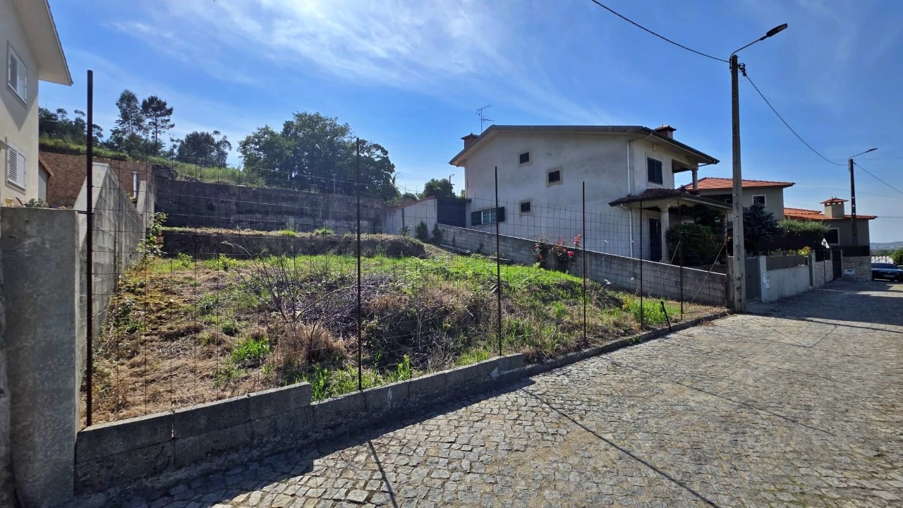 Terreno para Venda em Fornelo e Vairão Foto 2