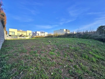Terreno para Venda em Castêlo da Maia