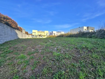 Terreno para Venda em Castêlo da Maia