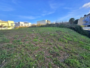 Terreno para Venda em Castêlo da Maia