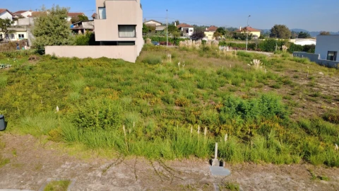 Terreno para Venda em Castêlo da Maia