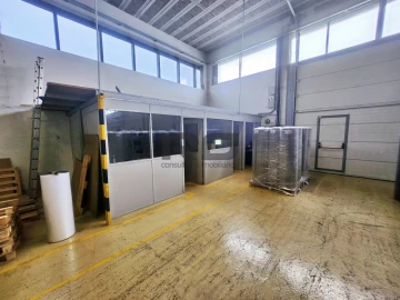 Armazém para Arrendamento em Escapães