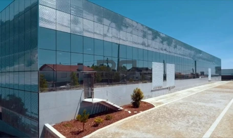 Armazém para Arrendamento em Escapães