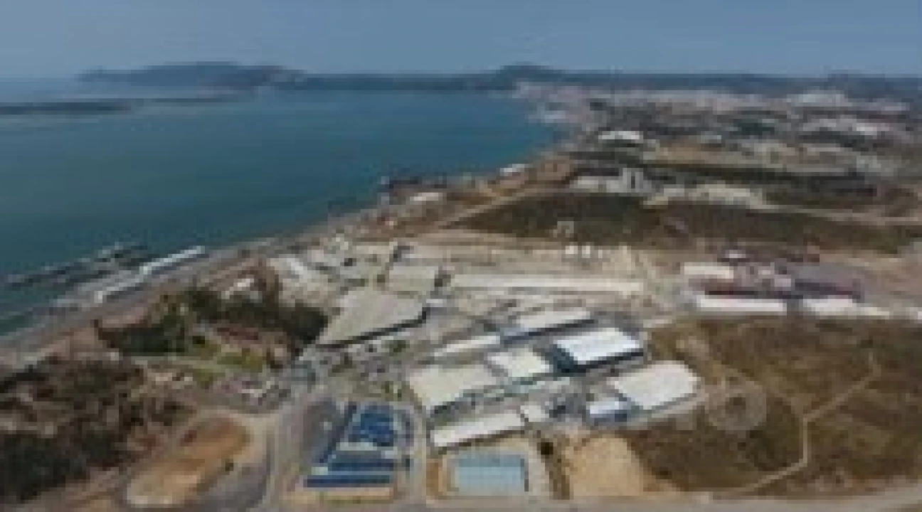 Terreno Comércio / Armazém para Venda em Sado Foto 4