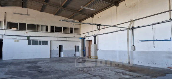 Armazém para Arrendamento em Arrifana