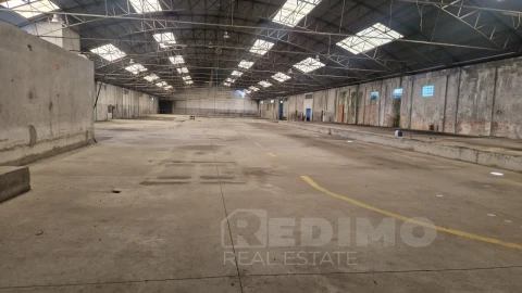 Armazém para Venda em Cortegaça