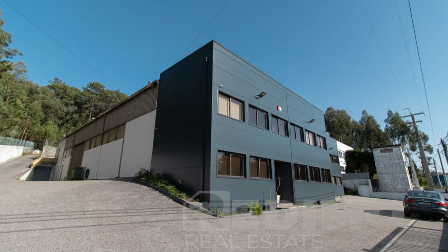 Armazém para Arrendamento em Nogueira do Cravo e Pindelo