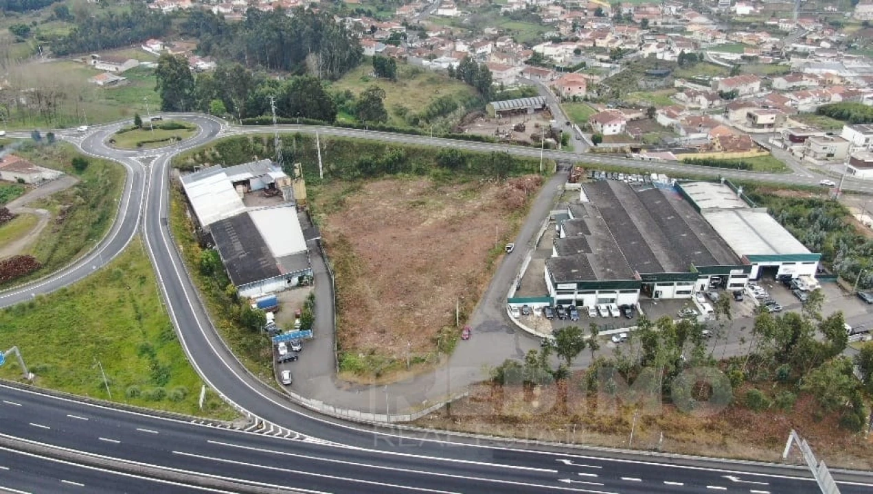Terreno Comércio / Armazém para Venda em Nogueira da Regedoura Foto 5