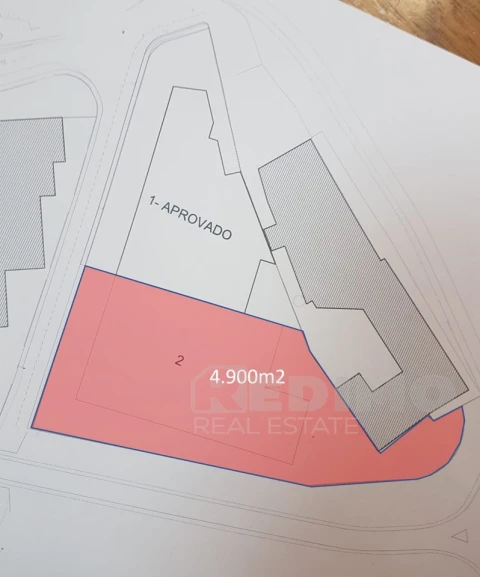 Terreno Comércio / Armazém para Venda em Nogueira da Regedoura