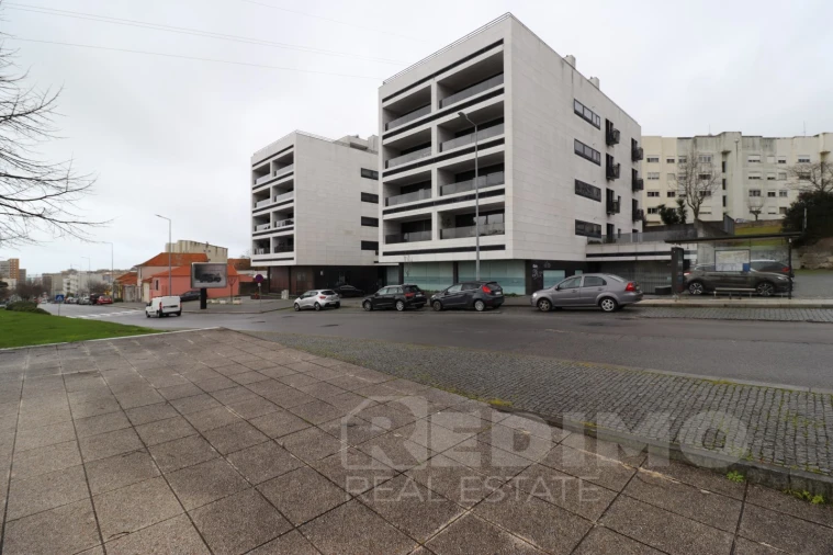 Loja para Arrendamento em Matosinhos e Leça da Palmeira Foto 15