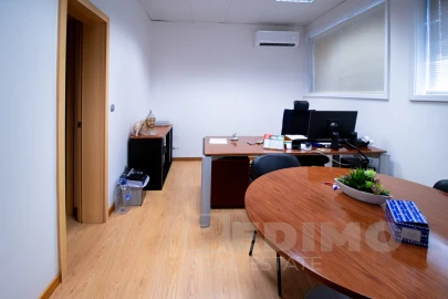 Armazém para Venda em Nogueira do Cravo e Pindelo