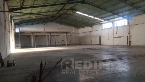 Armazém para Arrendamento em Santa Maria da Feira, Travanca, Sanfins e Espargo