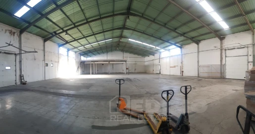 Armazém para Arrendamento em Santa Maria da Feira, Travanca, Sanfins e Espargo