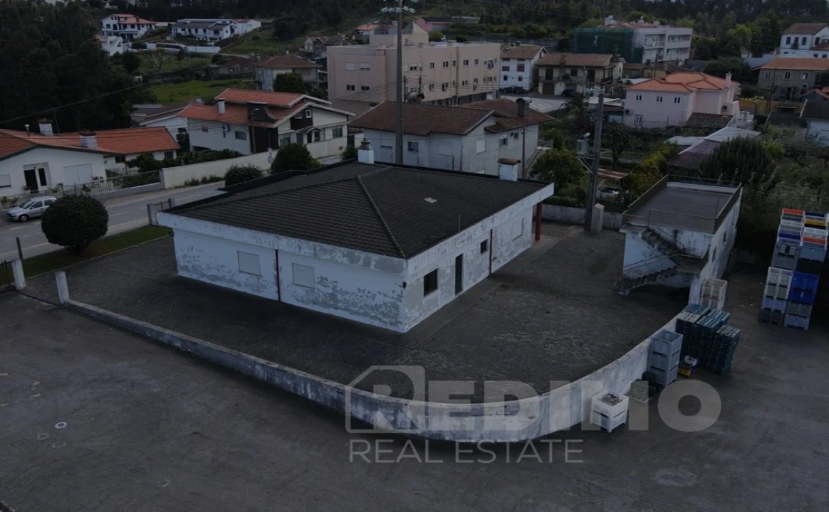 Armazém para Venda em São Miguel do Souto e Mosteirô Foto 6