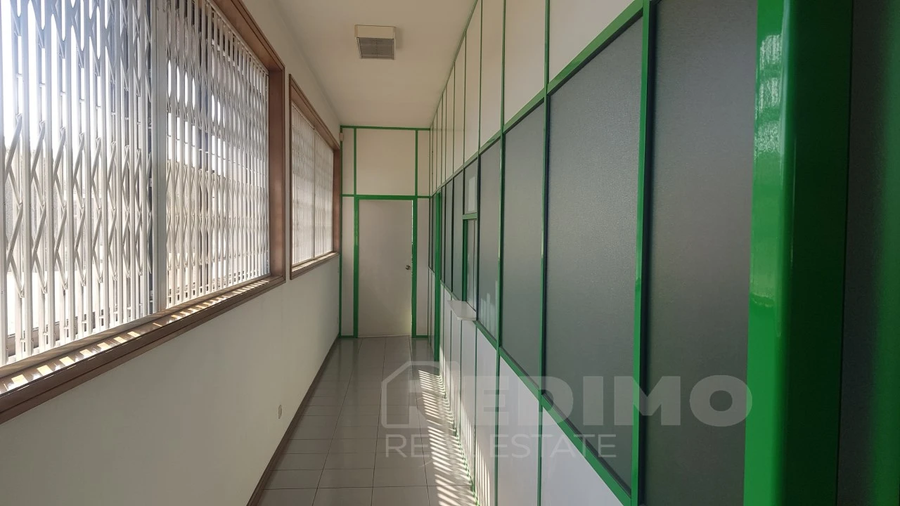 Armazém para Venda em São Miguel do Souto e Mosteirô Foto 10