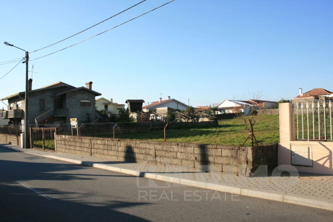 Terreno para Venda em Lourosa Foto 1