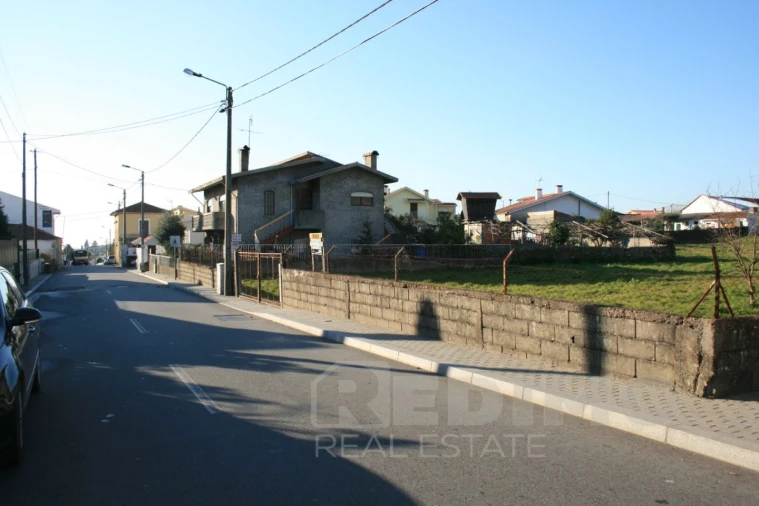 Terreno para Venda em Lourosa Foto 2
