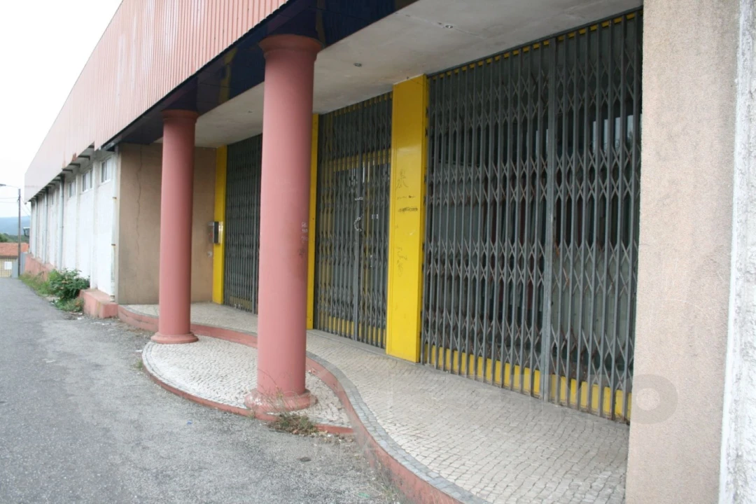 Armazém para Venda em Arrifana Foto 6