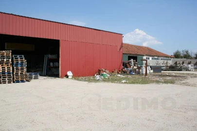 Armazém para Venda em Arrifana