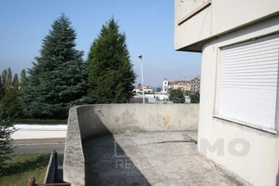 Armazém para Venda em Arrifana