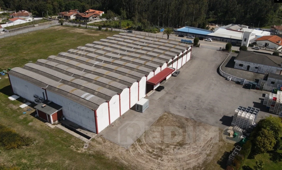 Armazém para Arrendamento em São Miguel do Souto e Mosteirô Foto 4
