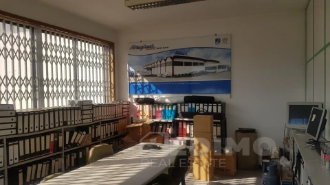 Armazém para Arrendamento em São Miguel do Souto e Mosteirô