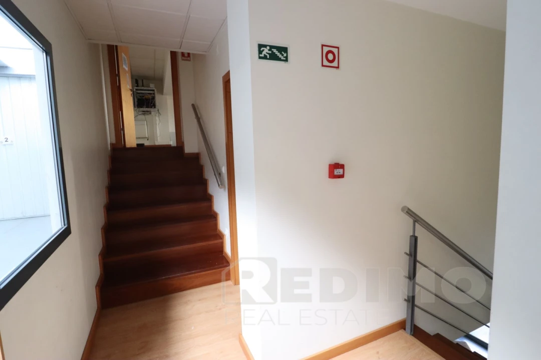 Armazém para Arrendamento em Nogueira do Cravo e Pindelo Foto 11