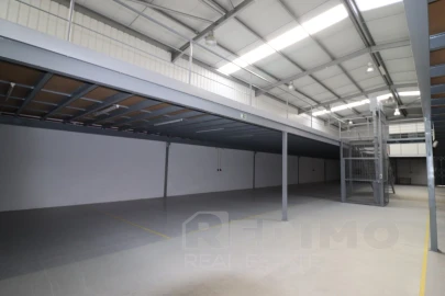 Armazém para Arrendamento em Nogueira do Cravo e Pindelo