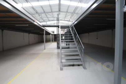 Armazém para Arrendamento em Nogueira do Cravo e Pindelo