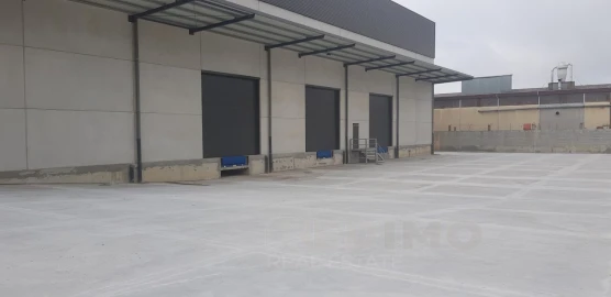 Armazém para Arrendamento em Lourosa