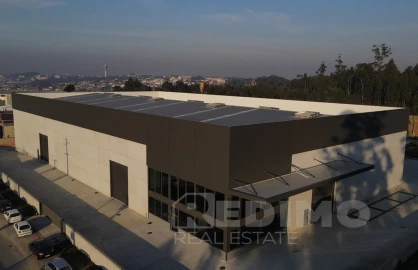Armazém para Arrendamento em Lourosa